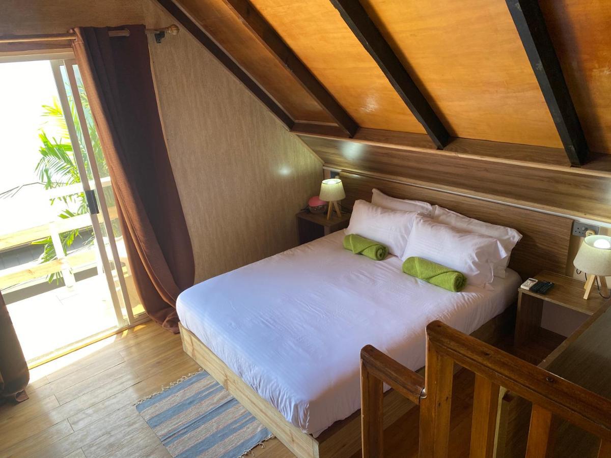 Mouggae Blues Villas Beau Vallon  Exterior photo